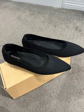 VIVAIA Black Pointed Knit Ballet Flats - Women's Comfort Loafers